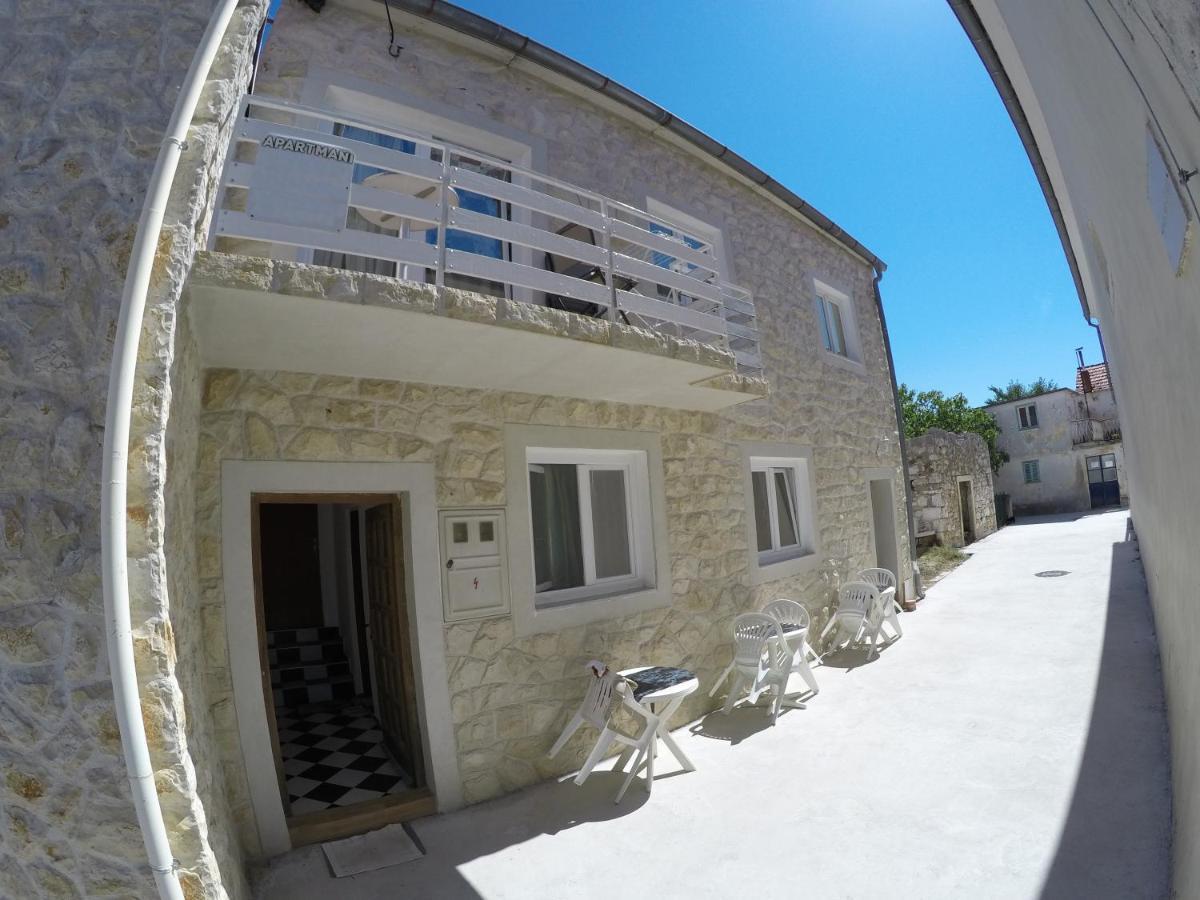 Apartments And Rooms By The Sea Bibinje, Zadar - 6199 외부 사진