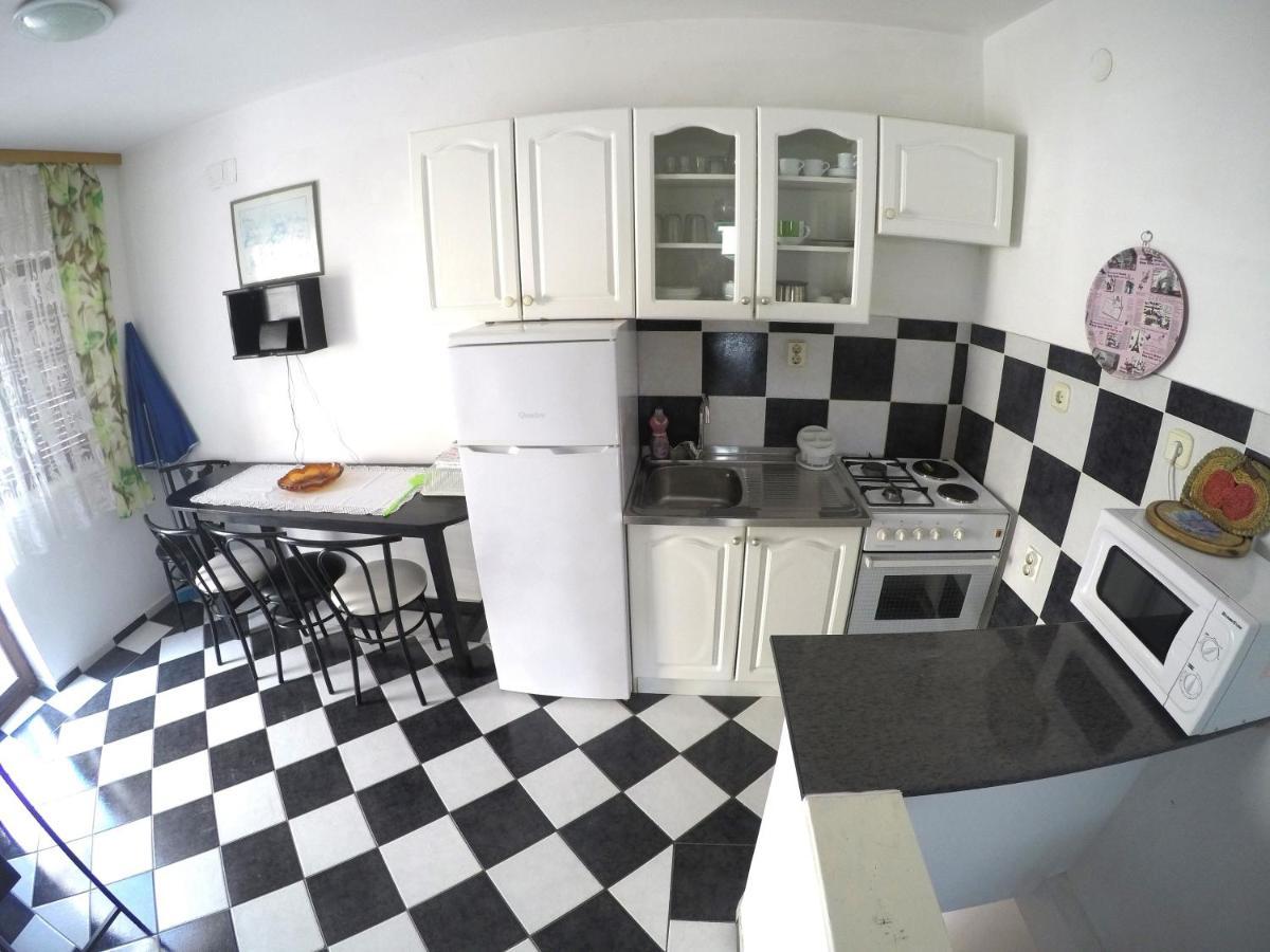 Apartments And Rooms By The Sea Bibinje, Zadar - 6199 외부 사진