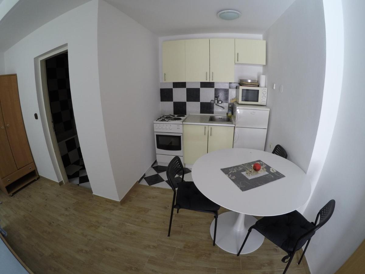 Apartments And Rooms By The Sea Bibinje, Zadar - 6199 외부 사진