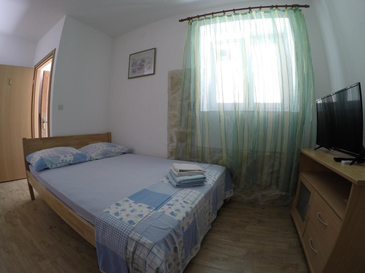 Apartments And Rooms By The Sea Bibinje, Zadar - 6199 외부 사진
