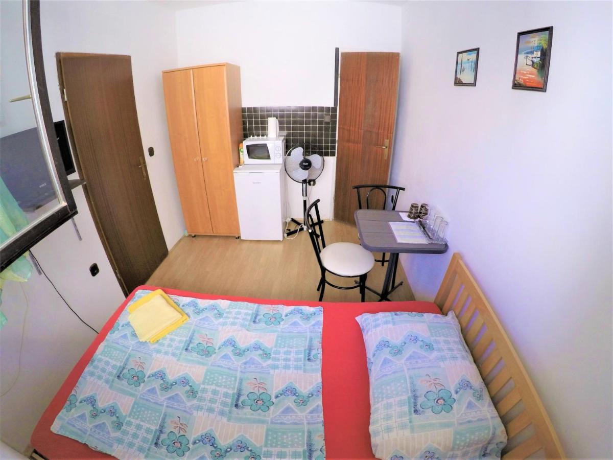 Apartments And Rooms By The Sea Bibinje, Zadar - 6199 외부 사진