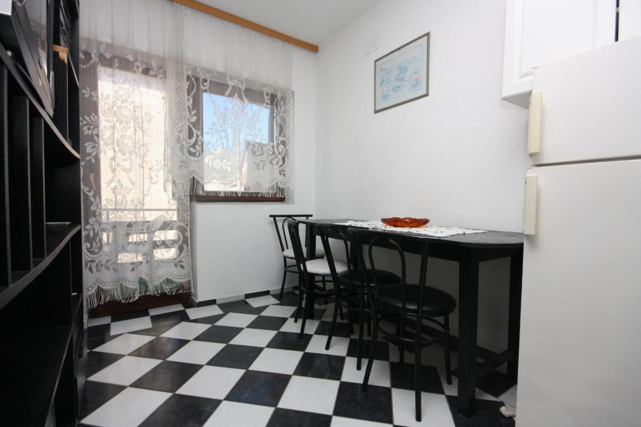 Apartments And Rooms By The Sea Bibinje, Zadar - 6199 외부 사진